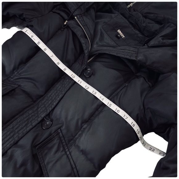 DKNY - Women’s Long Quilted Puffer Coat - Size Medium - Picture 6 of 16